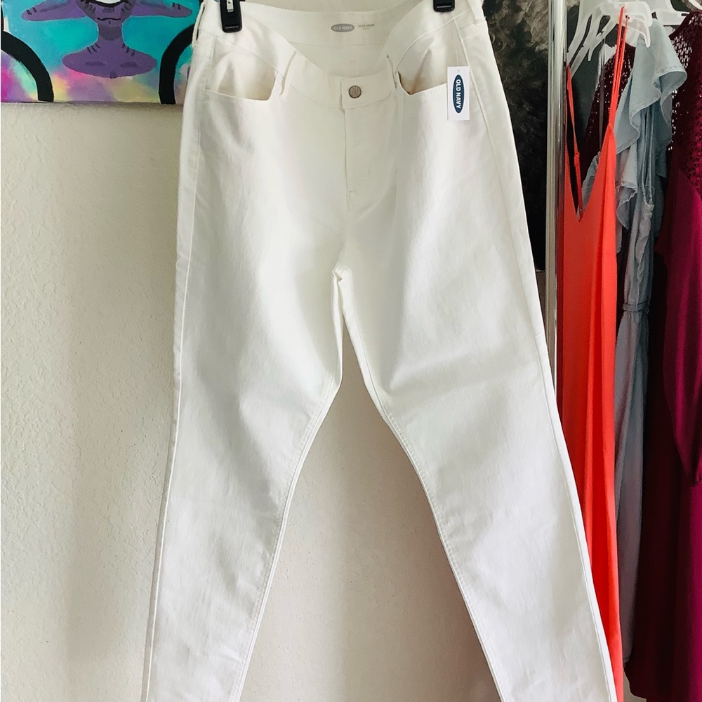 Women’s Sz. 16 Old Navy Super Skinny Mid-rise White Jeans